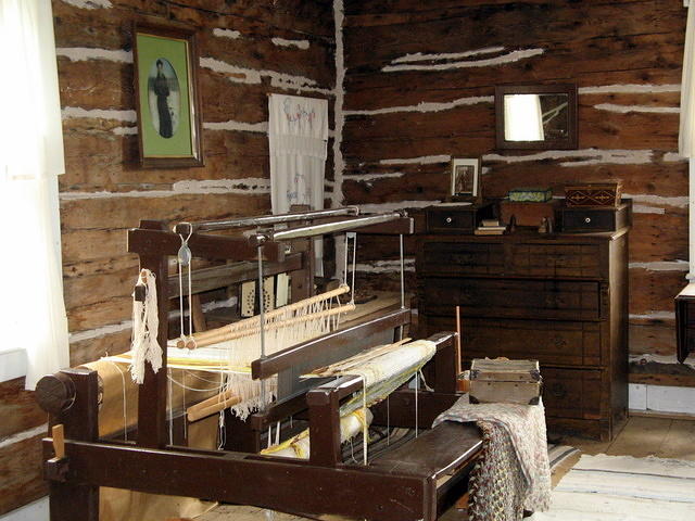 Rug-making loom