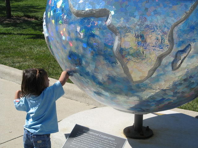 Pointing out the Falkland Islands