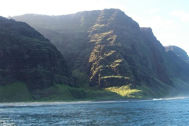 Kauai_Na_Pali_cliffs