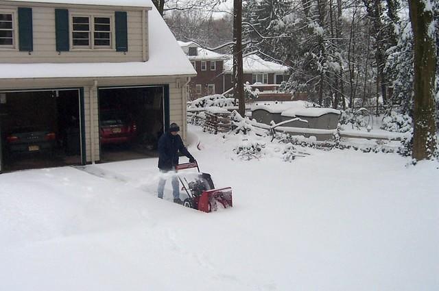 Mike_and_snowblower